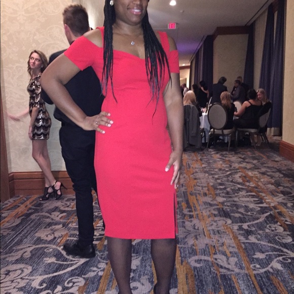 Red cocktail dress - Picture 3 of 3